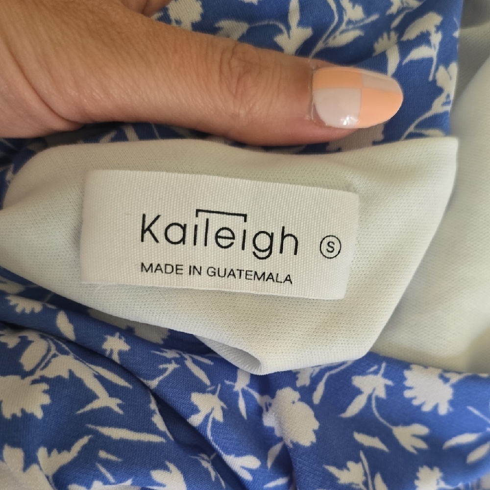 Kaileigh Blue and White Floral Dress - Picture 2 of 3